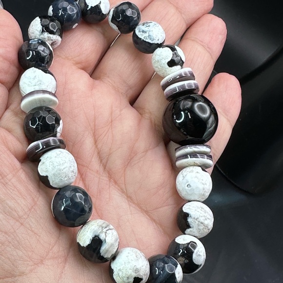 BLACK/WHITE AGATE + ONYX NATURAL BRACELET size 8 - Picture 6 of 8